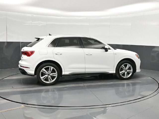 Used 2022 Audi Q3 2.0T Premium AWD/4WD image 4