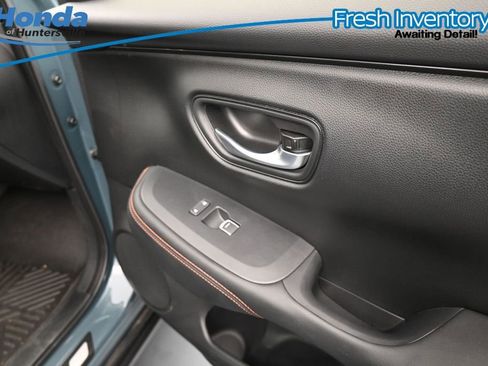 Used 2025 Honda HR-V Sport image 16