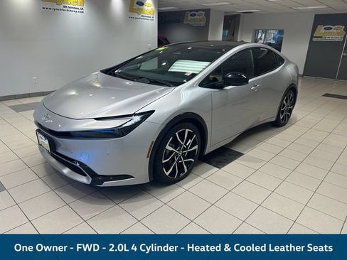 Used 2023 Toyota Prius Prime Premium FWD image 2