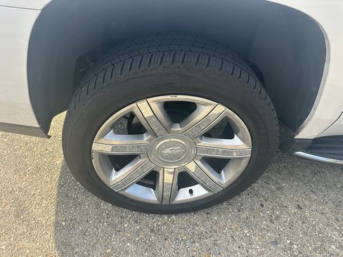 Used 2019 Cadillac Escalade ESV Luxury image 21