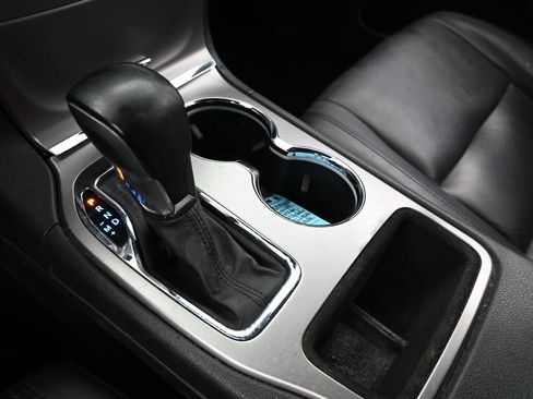 Used 2018 Jeep Grand Cherokee Limited image 28