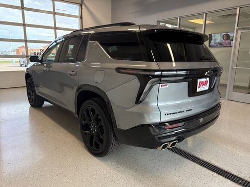 Used 2024 Chevrolet Traverse RS image 7