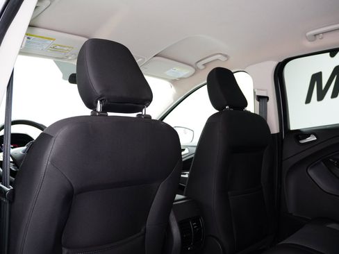 Used 2019 Ford Escape SE image 16