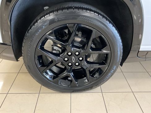 Used 2024 Chevrolet Traverse RS w/ LPO, Floor Liner Package image 7