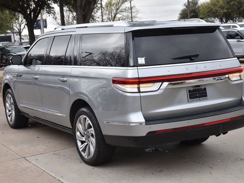 Used 2023 Lincoln Navigator L Reserve image 10