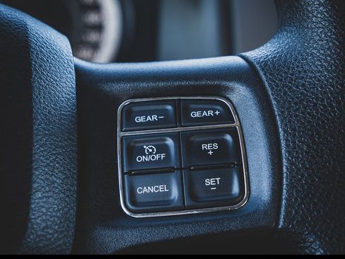 Used 2017 RAM 1500 Express image 10