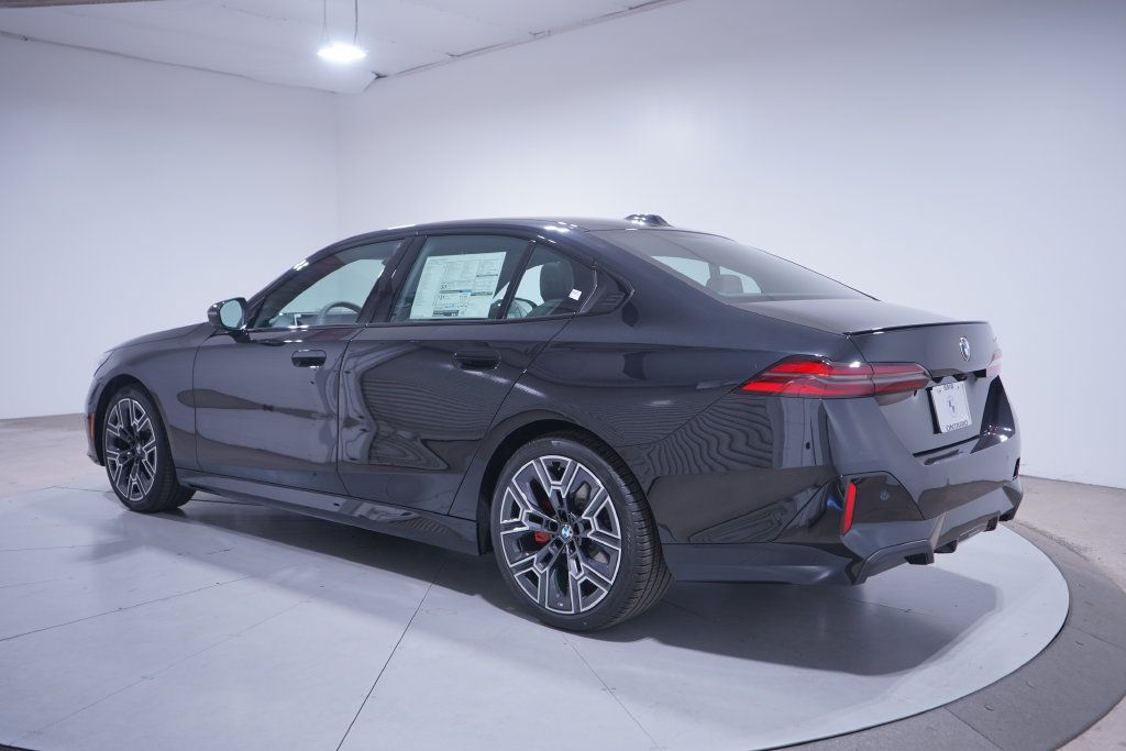 Used 2026 BMW 530i w/ M Sport Package RWD image 3