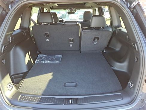 New 2025 Jeep Grand Cherokee Limited image 11