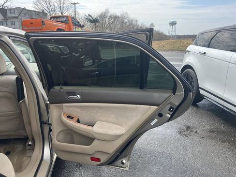 Used 2004 Honda Accord EX image 20