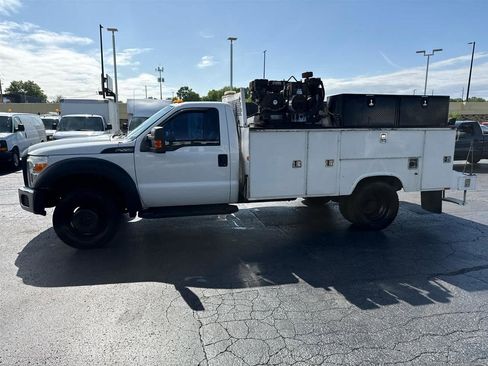 Used 2014 Ford F550 4x4 Regular Cab Super Duty image 5