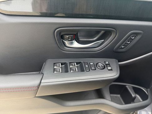 Used 2025 Honda Pilot Black Edition image 11
