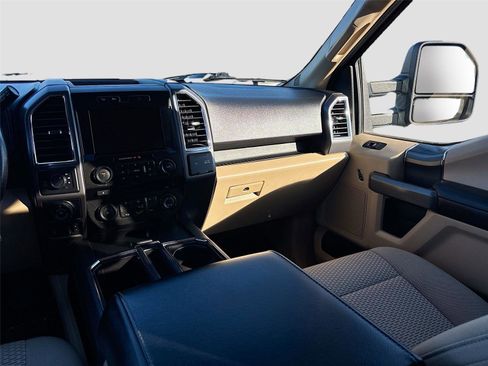 Used 2016 Ford F150 XLT w/ Equipment Group 302A Luxury image 24