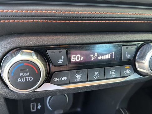 Used 2020 Nissan Kicks SR w/ SR Premium Package FWD image 26