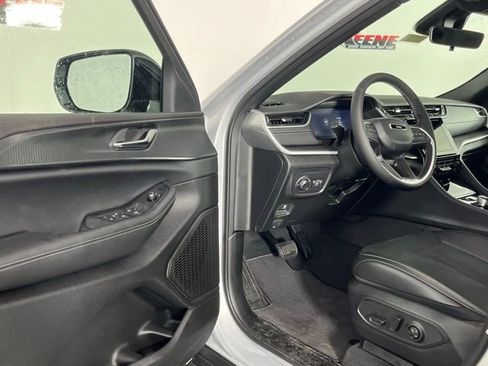 New 2025 Jeep Grand Cherokee Laredo image 23