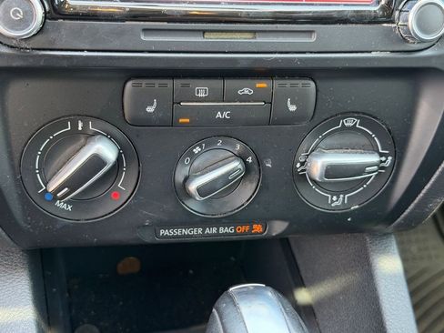 Used 2014 Volkswagen Jetta SE image 25