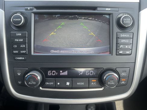 Used 2016 Nissan Altima 2.5 SL w/ 2.5 Technology Package image 4