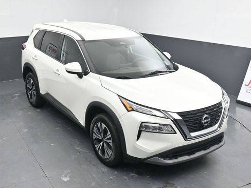 Used 2023 Nissan Rogue SV image 24