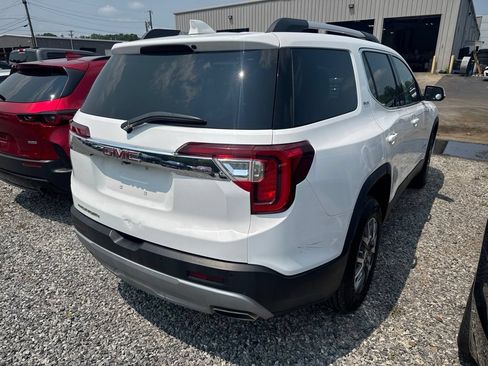 Used 2023 GMC Acadia SLT FWD image 3