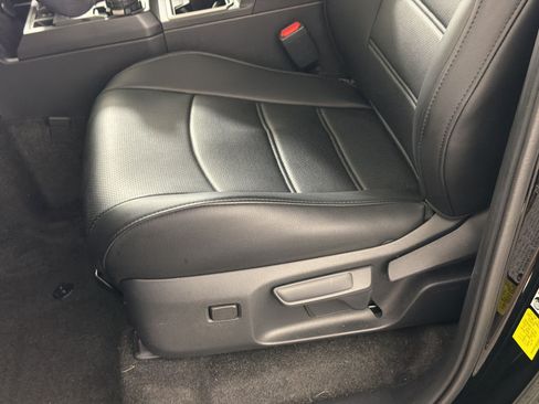 Used 2025 Toyota 4Runner SR5 AWD/4WD image 15