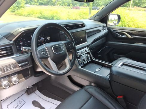 Used 2024 GMC Yukon XL Denali AWD/4WD image 31