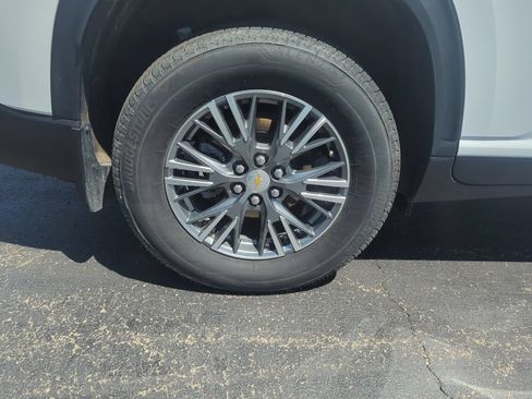 Certified 2025 Chevrolet Traverse LT w/ Driver Confidence Package AWD/4WD image 15
