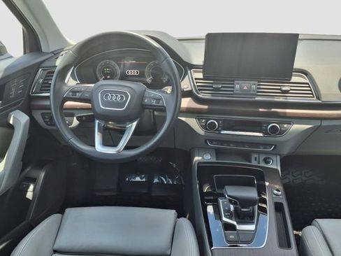 Used 2022 Audi Q5 e Premium image 14