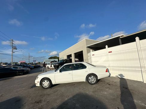 Used 1998 Lexus LS 400 RWD image 18