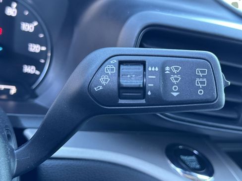 Used 2023 Ford Explorer XLT image 19