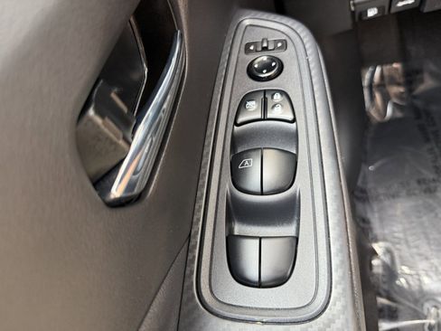 Used 2025 Nissan Versa SV w/ Trunk Package image 27