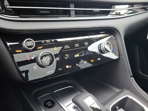 New 2026 INFINITI QX60 Luxe w/ Family Package image 11