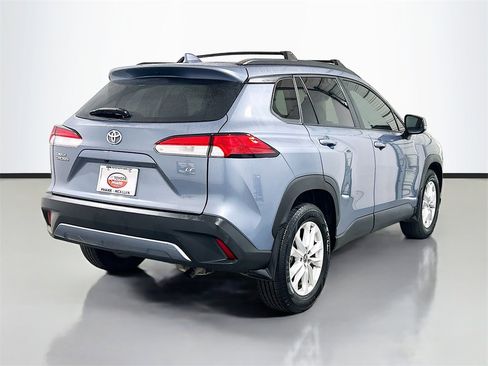 Used 2023 Toyota Corolla Cross LE image 4
