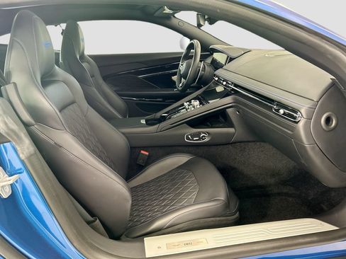 Used 2025 Aston Martin DB12 Coupe RWD image 19