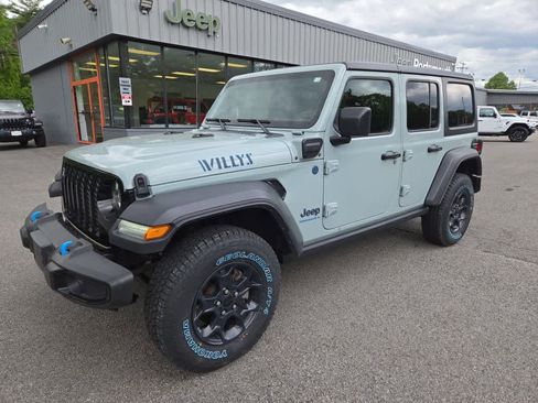 Used 2023 Jeep Wrangler Unlimited w/ Cold Weather Group AWD/4WD image 8