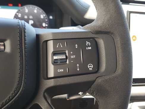 Used 2023 Land Rover Defender 110 V8 AWD/4WD image 24