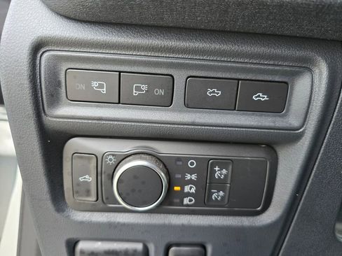 Used 2022 Ford F150 Lightning Lariat image 23