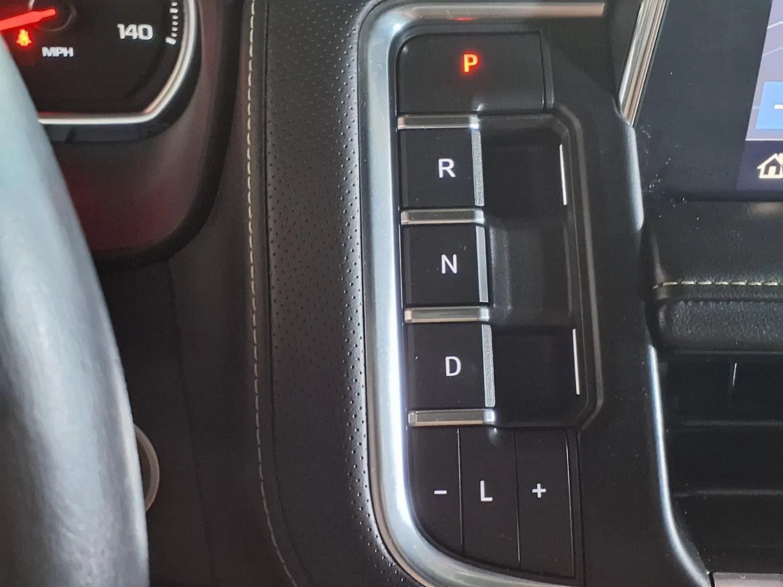 Used 2021 Chevrolet Suburban Premier AWD/4WD image 22