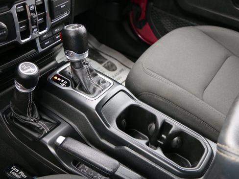 Used 2022 Jeep Wrangler Unlimited Sahara w/ LED Lighting Group AWD/4WD image 22