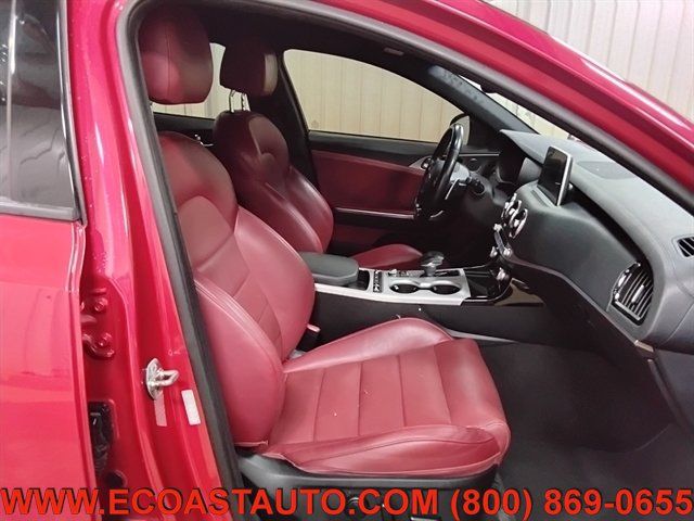 Used 2018 Kia Stinger GT2 RWD image 14