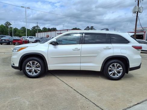 Used 2014 Toyota Highlander XLE FWD image 8