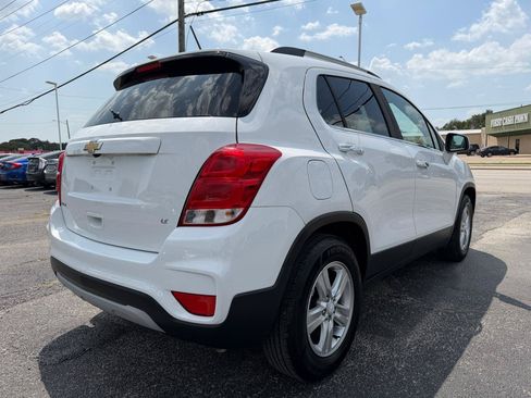Used 2019 Chevrolet Trax LT w/ LT Convenience Package FWD image 5