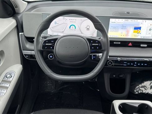 Used 2024 Hyundai Ioniq 5 SE image 18