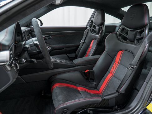 Certified 2018 Porsche 911 GT3 RWD image 5