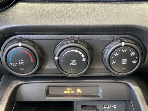 Used 2023 MAZDA MX-5 Miata Sport RWD image 21