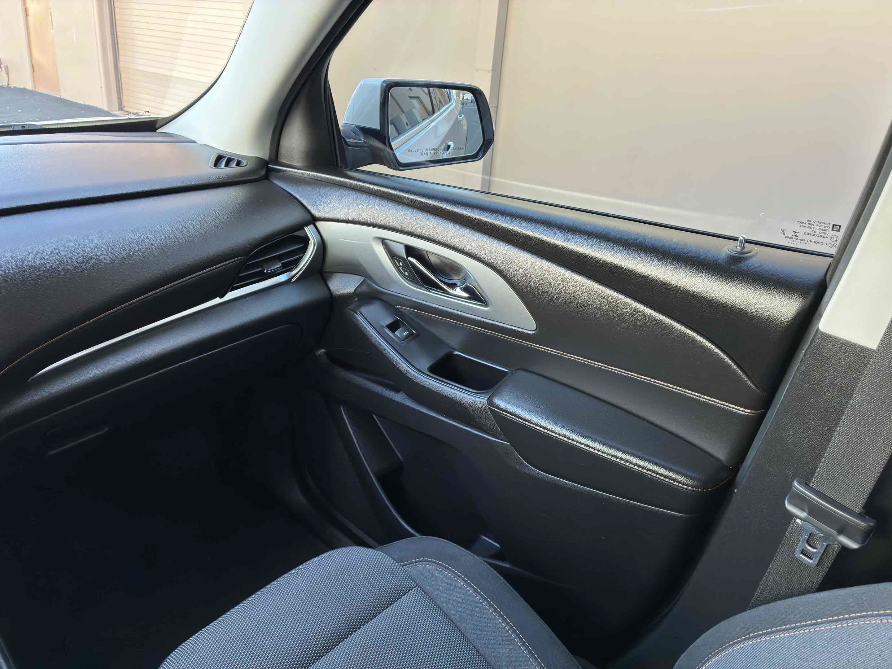 Used 2019 Chevrolet Traverse LT FWD image 18
