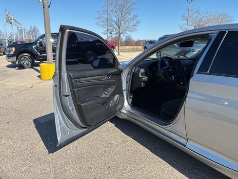 Used 2021 Honda Accord LX image 9