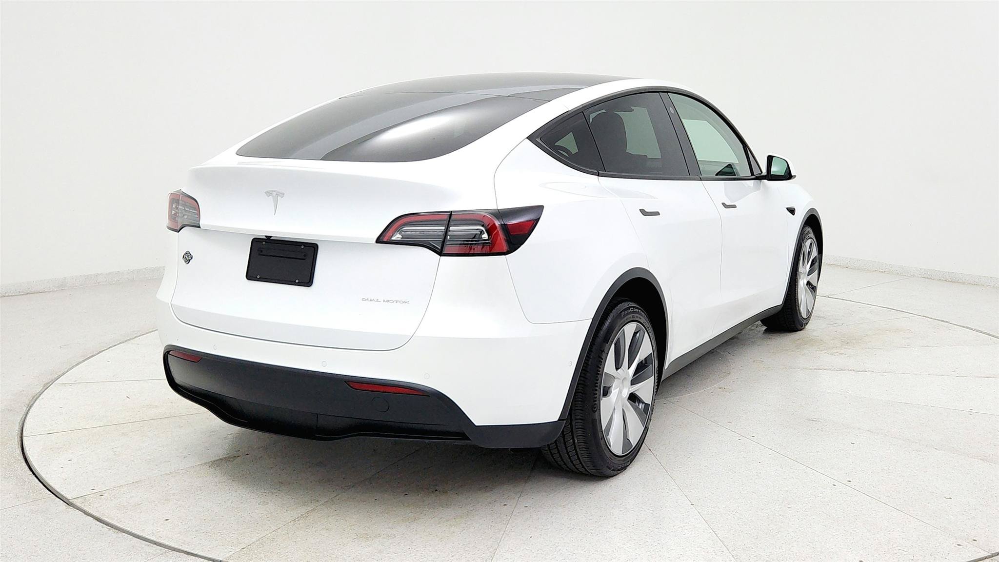 Used 2022 Tesla Model Y Long Range AWD/4WD image 5