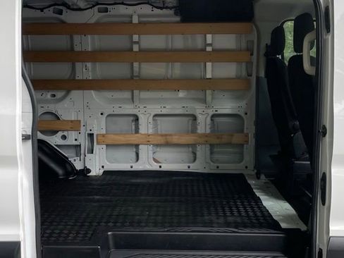 Used 2019 Ford Transit 250 130 Low Roof w/ Exterior Upgrade Package RWD image 16
