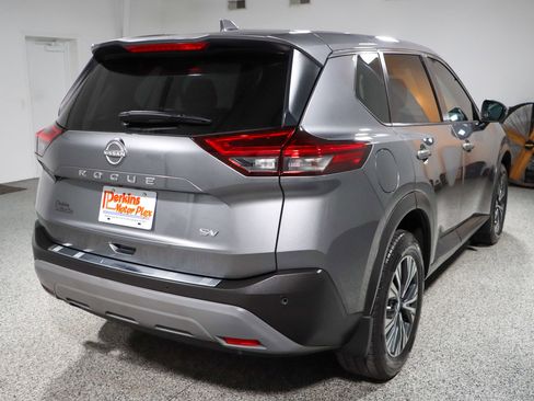 Used 2023 Nissan Rogue SV FWD image 7