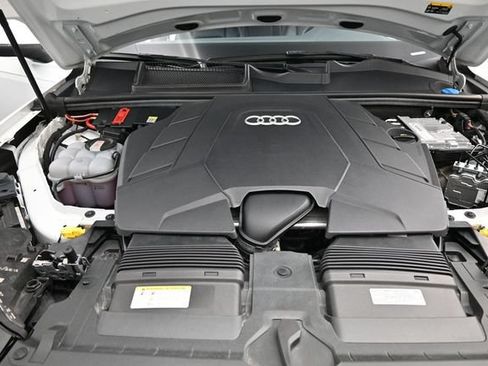 Used 2023 Audi Q7 3.0T Premium w/ Convenience Package AWD/4WD image 23