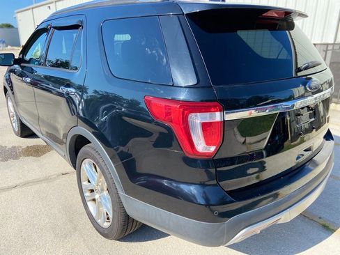 Used 2017 Ford Explorer Limited w/ Class II Trailer Tow Package FWD image 3